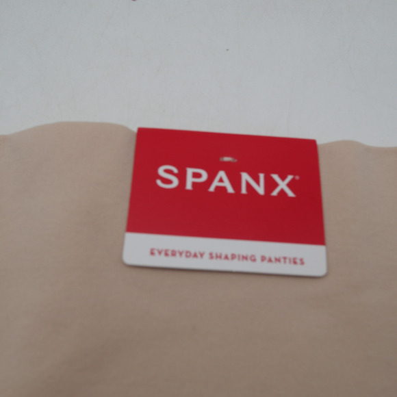 NEW Spanx Everyday Shaping Brief Panties Size Large Soft Nude - Picture 3 of 5